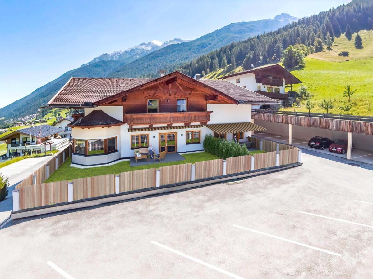 Lovely Apartment In Neustift Im Stubaital With Mountain View Exterior foto
